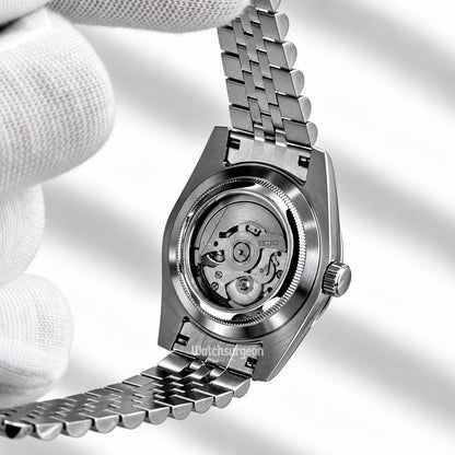 'Bruce Wayne' - Diver Series
