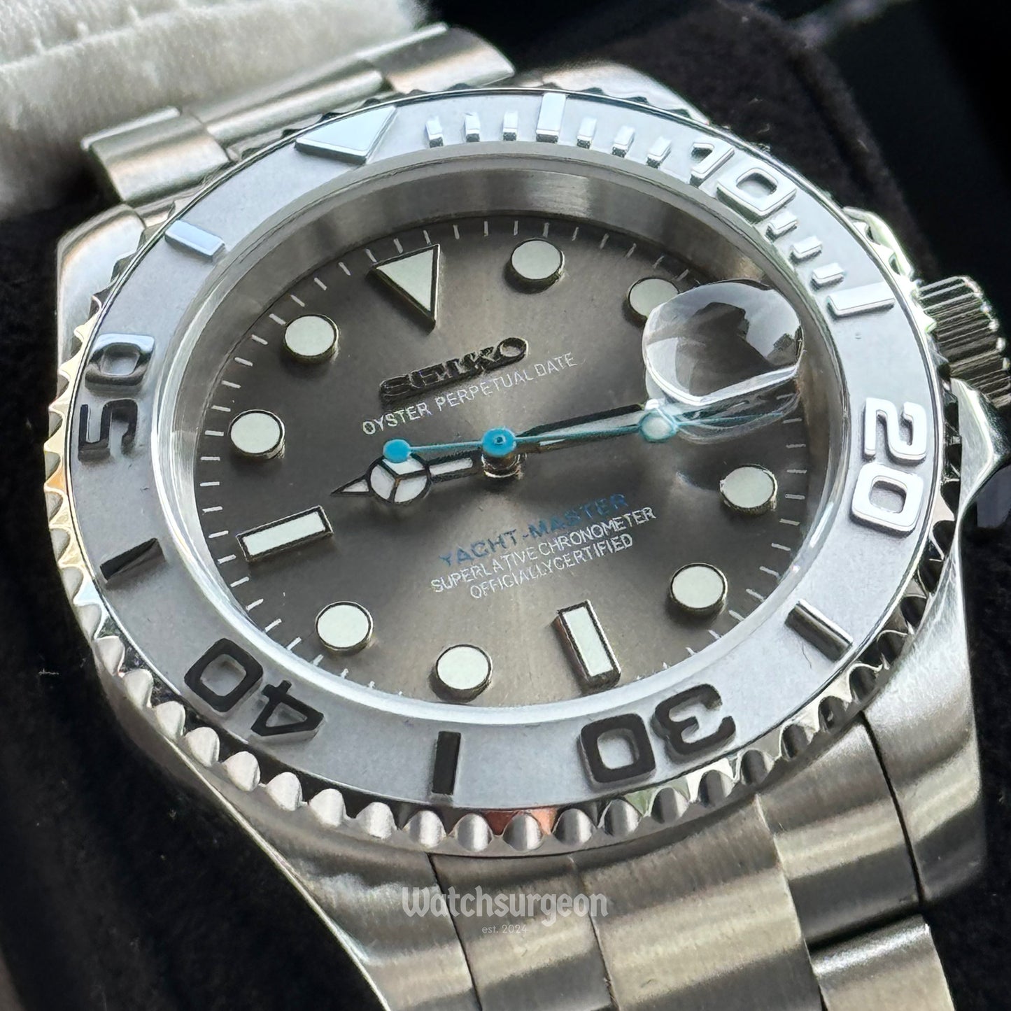 'Olive' - Diver Series