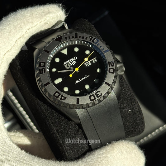 Custom Seiko SKX 'Stealth'